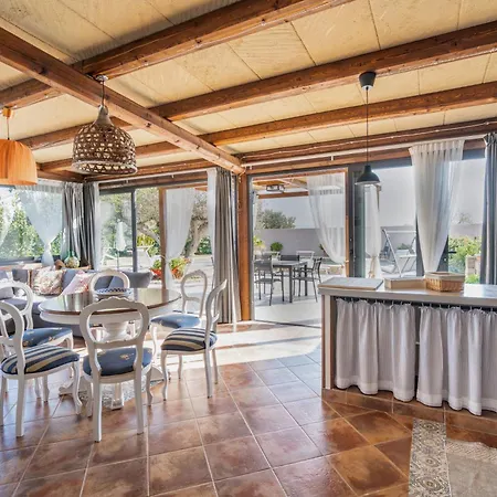 Le Giarre - Con Piscina Privata A Trapani Villa